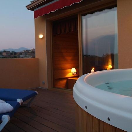 Hotel La Placa Garriguella Pokoj fotografie