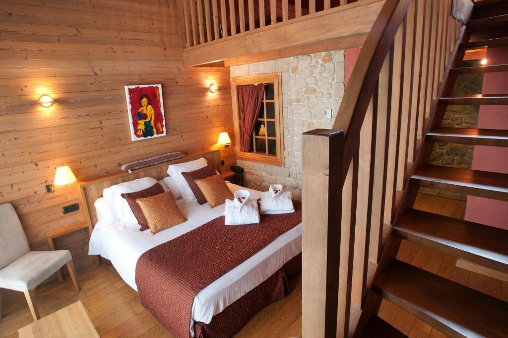 Hotel La Placa Garriguella Pokoj fotografie